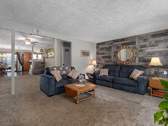 4th image of 1806 W Scott Street