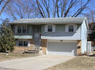 608 18th Ave, Sterling, IL 61081