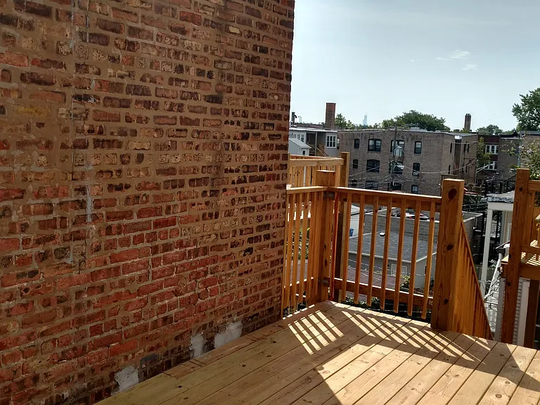 2633 W Ainslie St — Photo 5