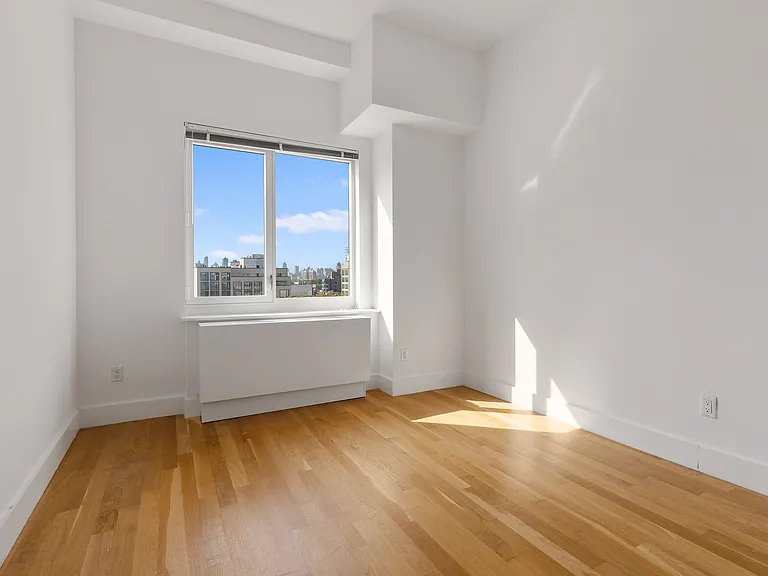 37-14 36th St #6B — Photo 1