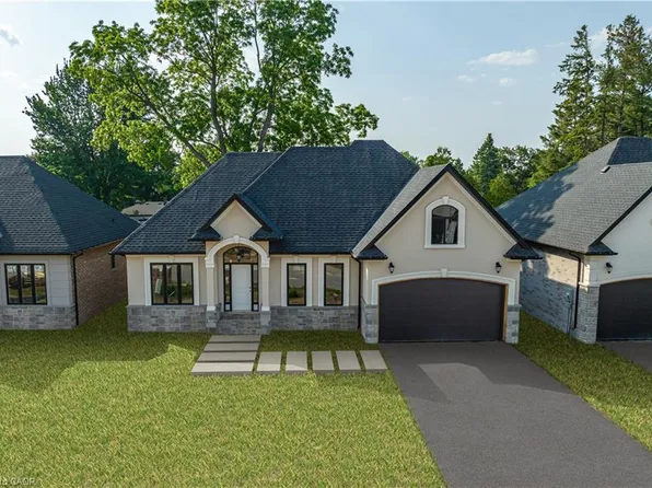 57 Cesar Pl, Hamilton, ON L9G 0G3