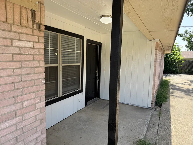 2407 Summer Place Dr — Photo 4