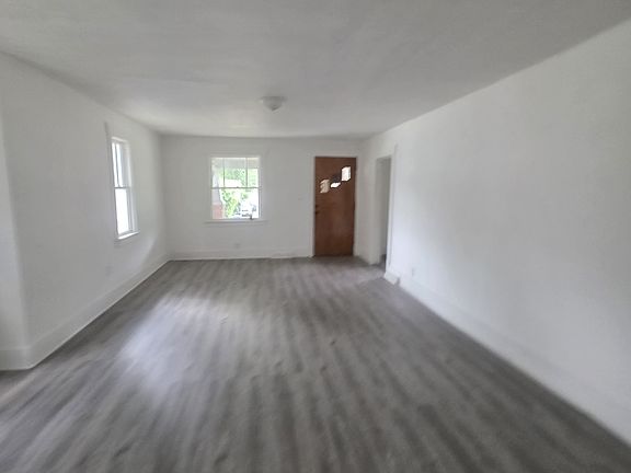 5th image of 712 W Waggoner St