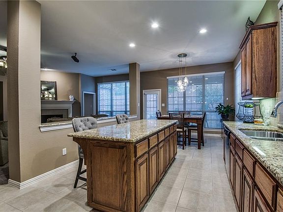 4th image of 2688 Deer Hollow Dr