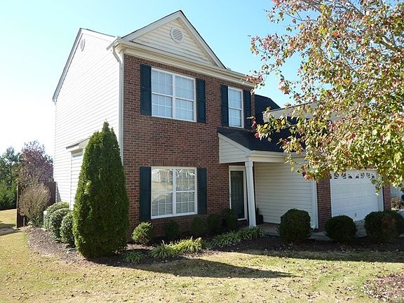 2nd image of 215 Dartmoor Dr