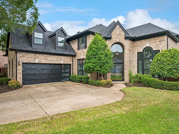 2nd image of 407 Greenway Ct