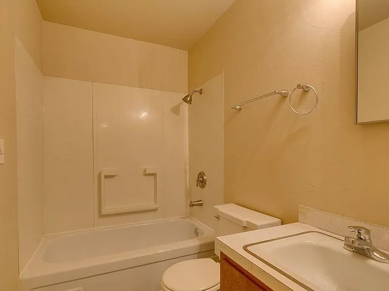 3213 21st Ave W — Photo 6