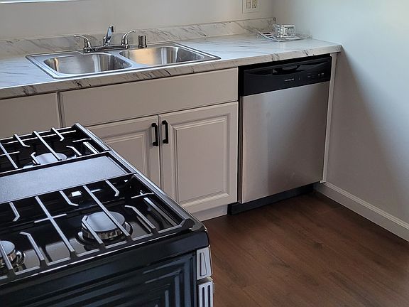 5th image of 2313 Cabrillo Ave APT A