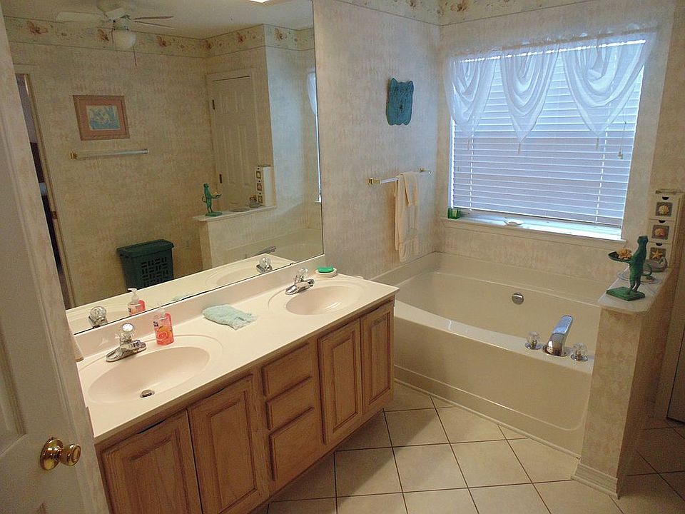 2nd image of 22846 Lake South Dr