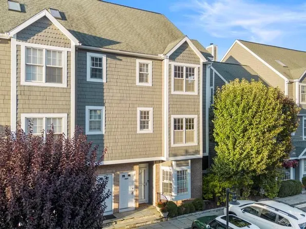 94 Southfield Avenue #D404, Stamford, CT 06902