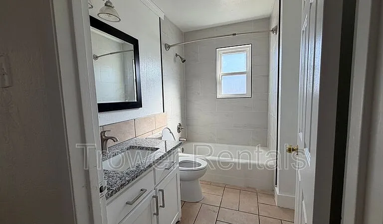 1861 E 49th St — Photo 8