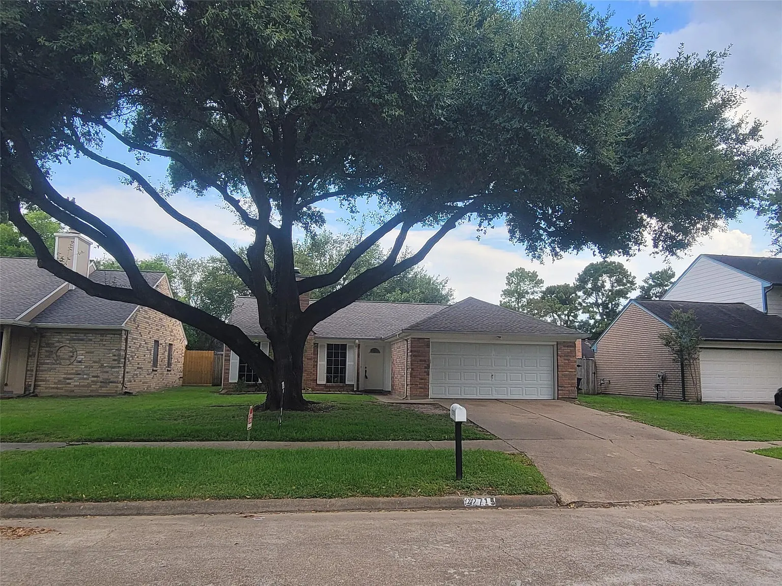 3 bed, 2.0 bath, 1600 sqft, $1,900 — Photo 1