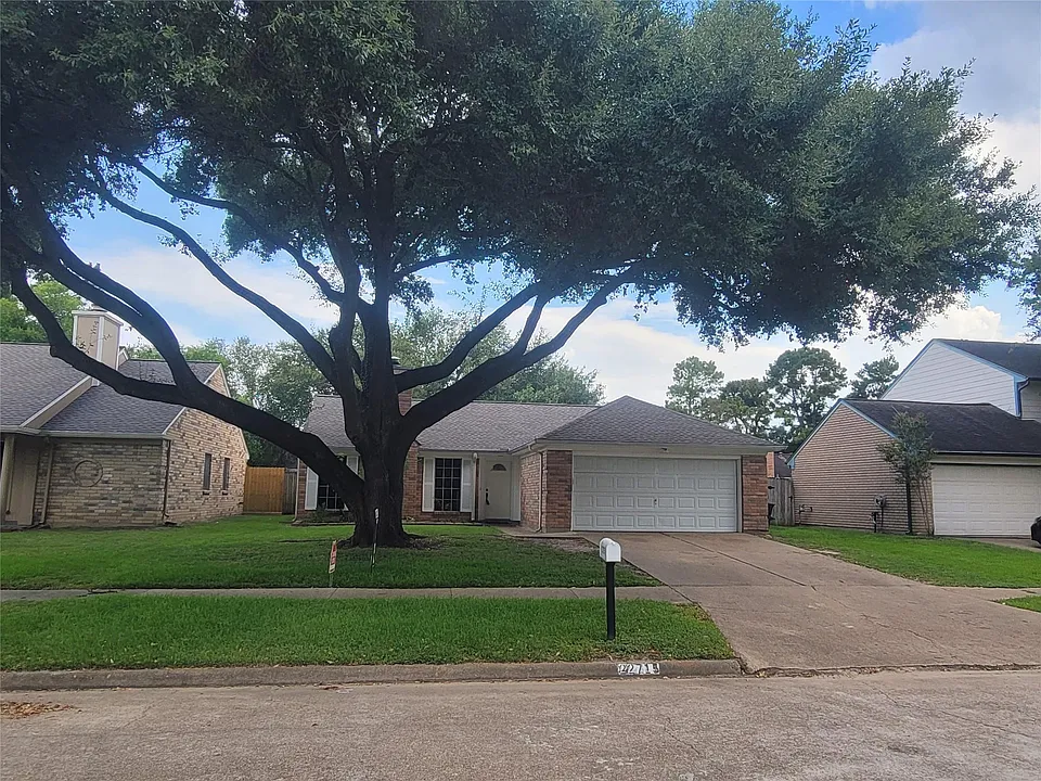 22715 Braken Manor Ln