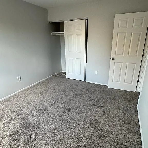 79 Lexington Blvd — Photo 8