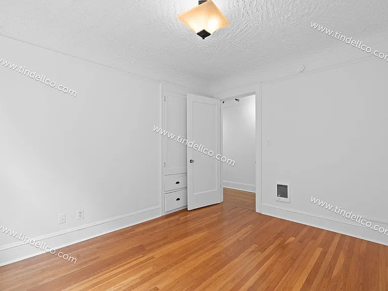 2076 NW Johnson St #201 — Photo 13