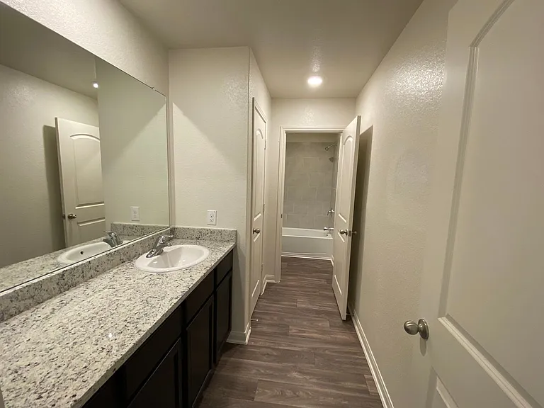 105 Brunswick Ln — Photo 23