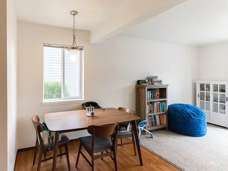 606 606/608 N Mountain View Rd — Photo 9