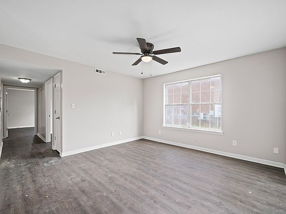 3rd image of 3855 Northeast Dr