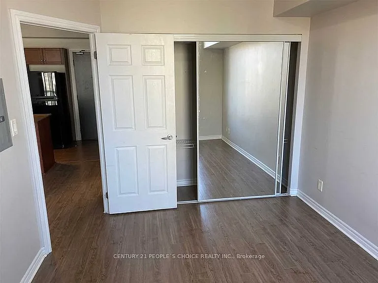 3504 Hurontario St #2309 — Photo 19