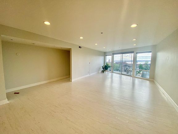 4th image of 2568 Albatross St