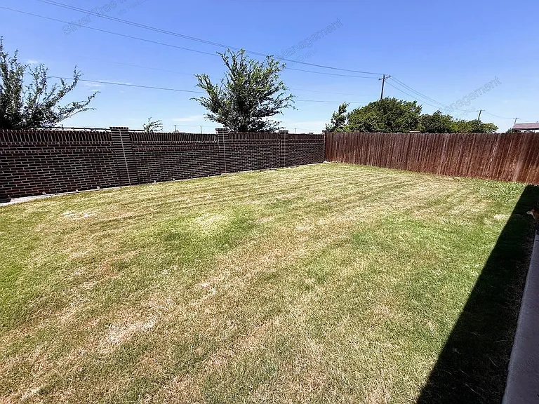 10921 Rockchapel Dr — Photo 38