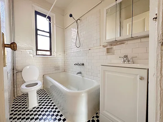 Rented by Brooklyn Property Group LLC | media 6