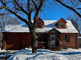 915 S Louisiana Ave, Mason City, IA 50401