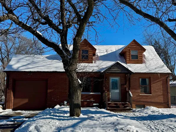 915 S Louisiana Ave, Mason City, IA 50401