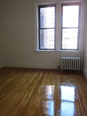 Rented by Realty 2000 Corp | media 4