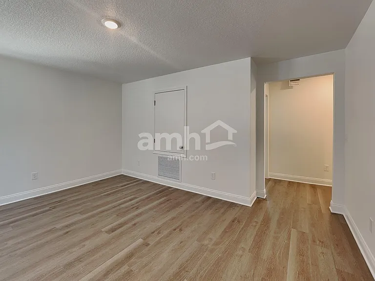 16373 Aubergine Aly — Photo 11