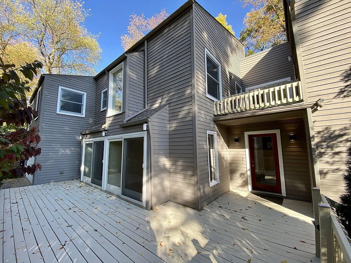 720 Heather Way photo 1
