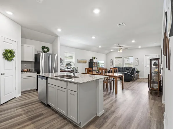 405 Perry Pl, Rockdale, TX 76567