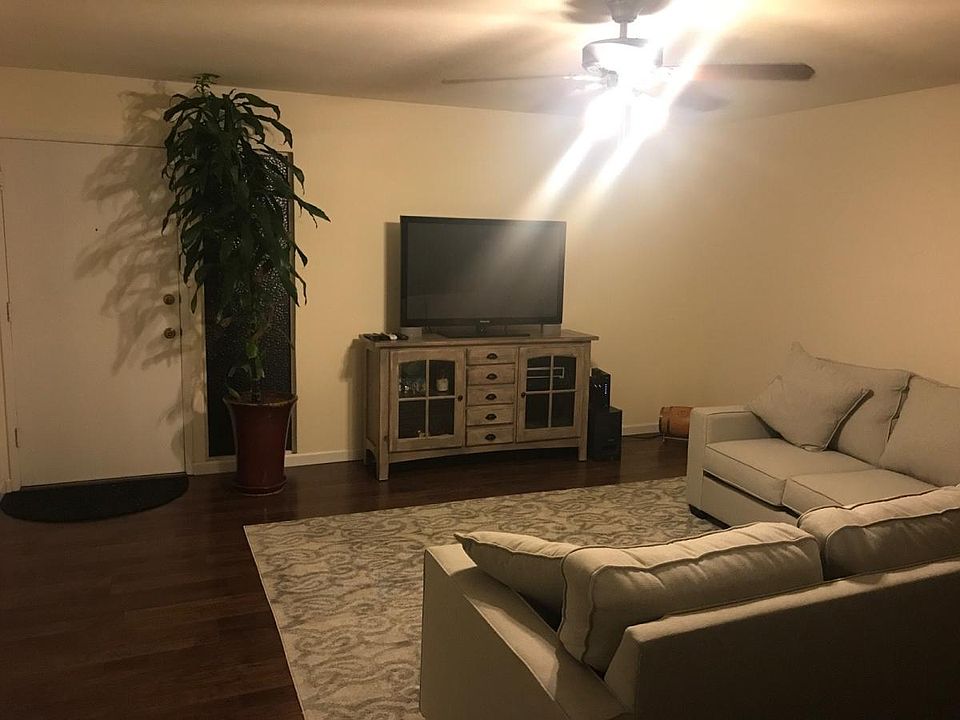 2nd image of 306 Via Rosario