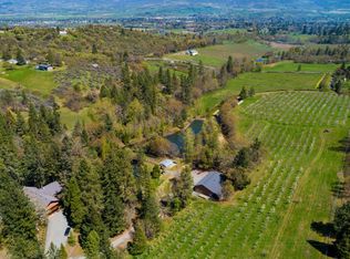 7121 Dark Hollow Rd, Medford, OR 97501