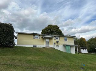 99 Maplewood Dr, Kingwood, WV