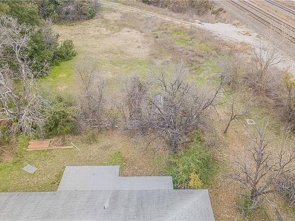 4th image of 1109 Poindexter Ave
