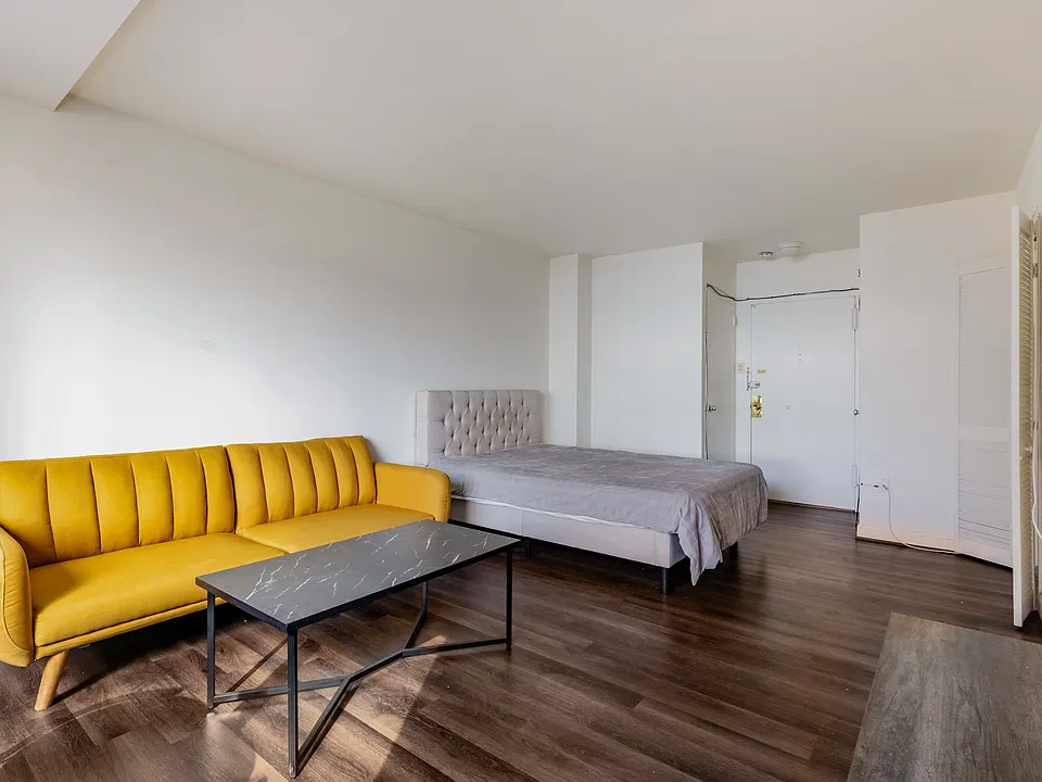 1121 Arlington Blvd #426