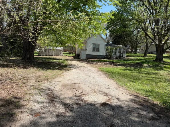 901 N 7th St, Tarkio, MO 64491