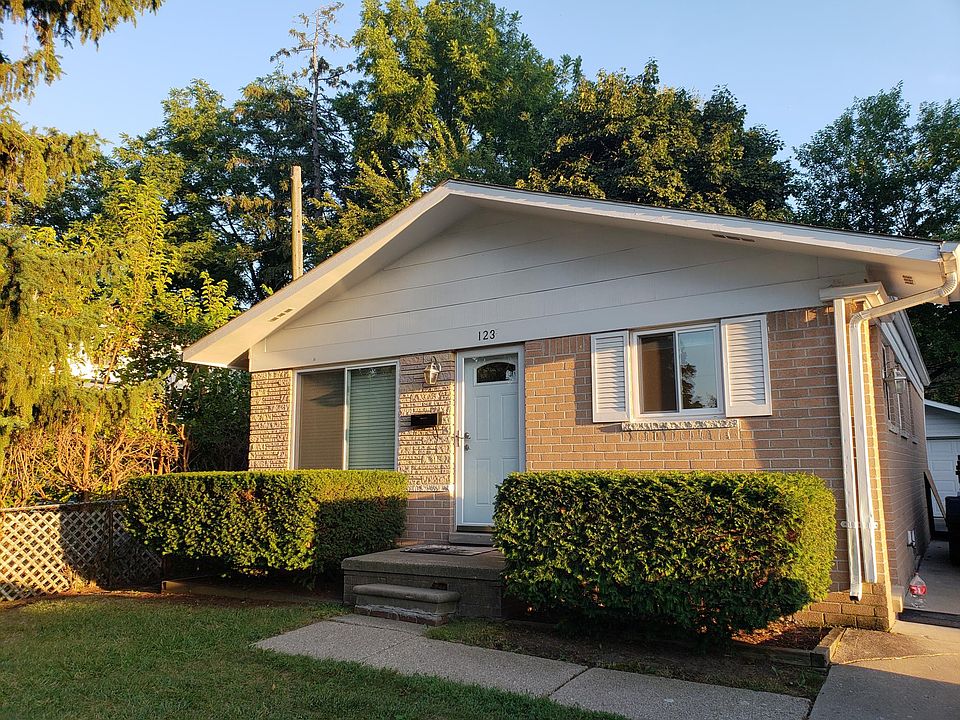 1st image of 123 La Plaza Ct
