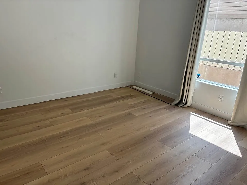 Rosewood Ave, Los Angeles — Photo 3