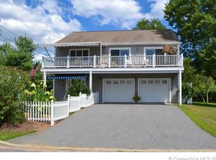 10 Allen St, Waterford, CT 06385