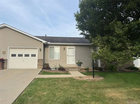 251 Erie St, Marine City, MI 48039