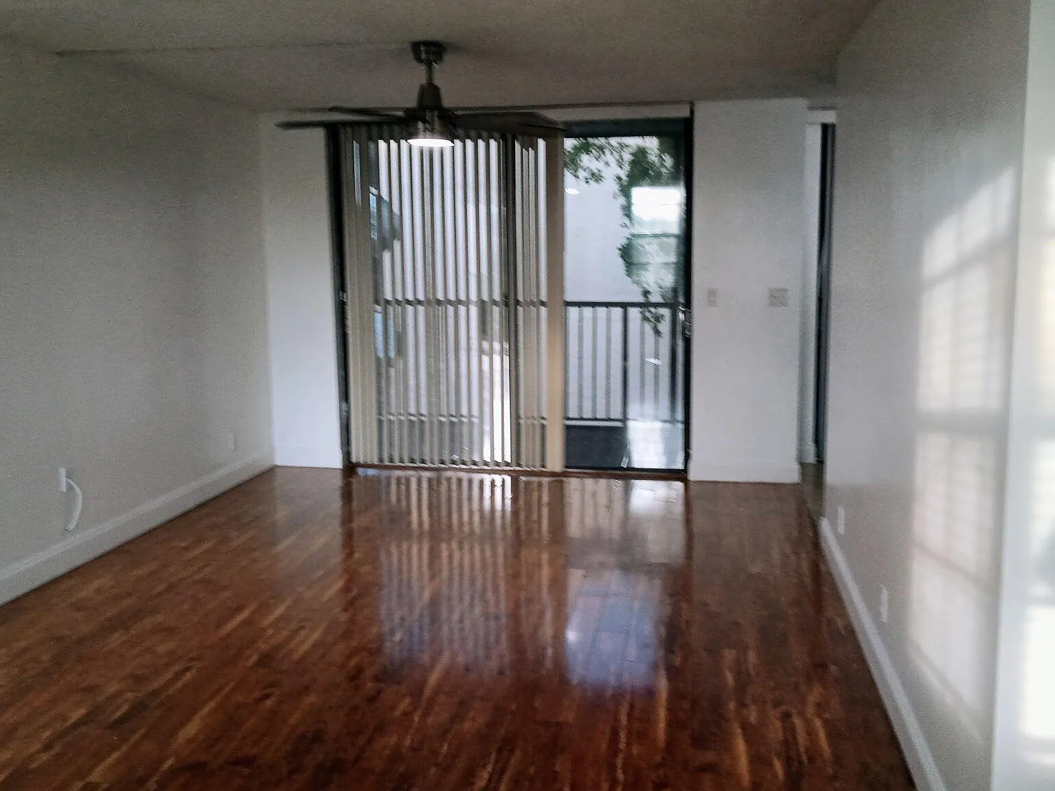 1 bed, 1.5 bath, 850 sqft, $1,600 — Photo 2