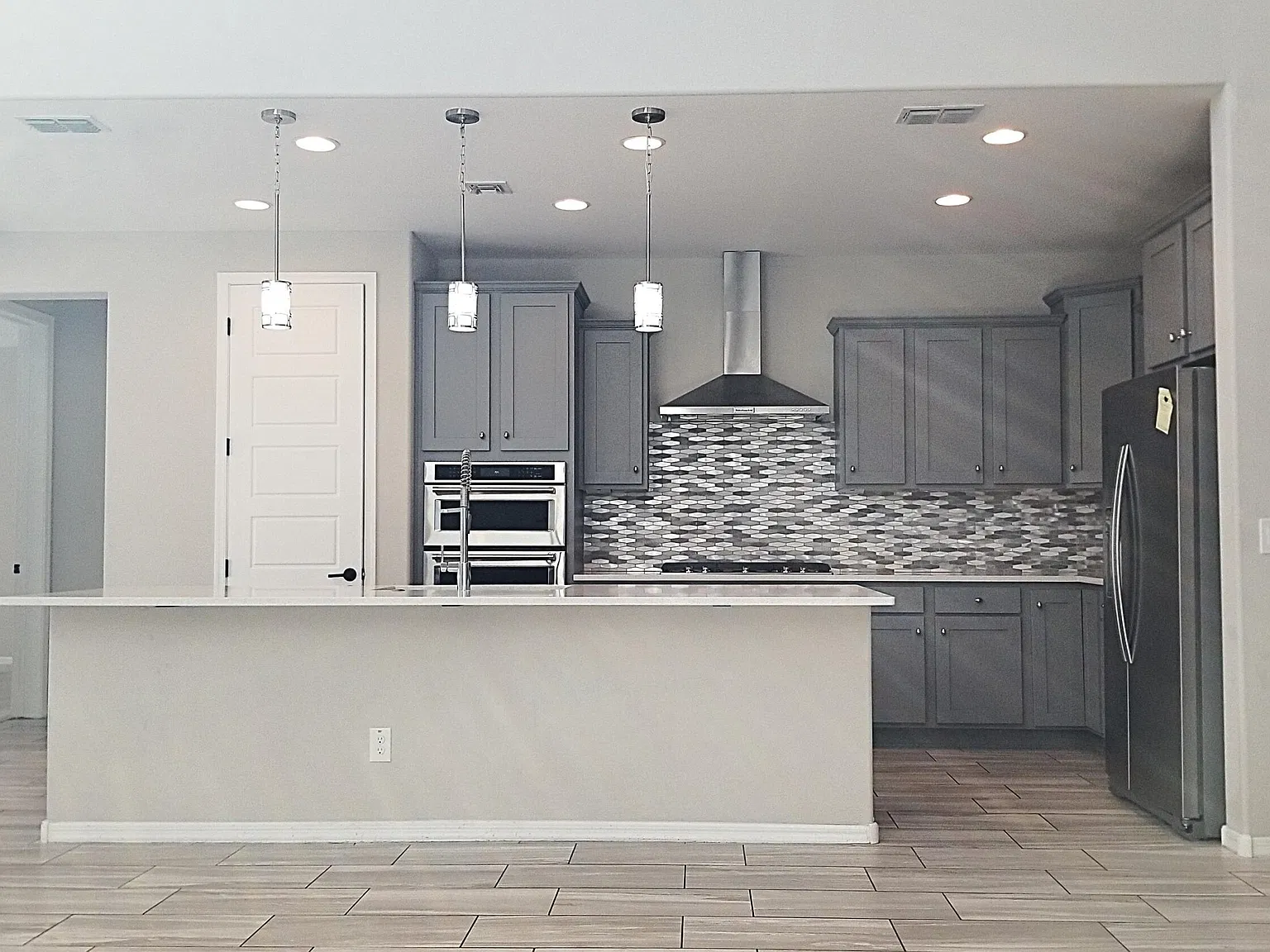 4 bed, 3.5 bath, 3000 sqft, $3,095 — Photo 3