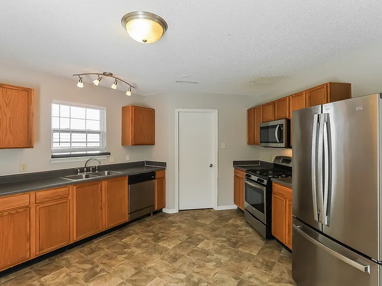10841 Zimmerman Ln — Photo 6