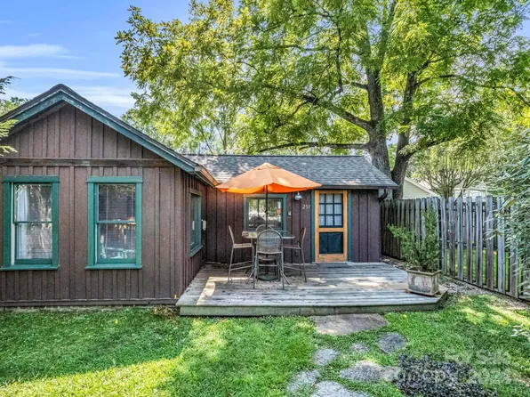 259/257 W Main St, Brevard, NC 28712