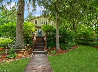 207 Grove Ave, Fox River Grove, IL 60021