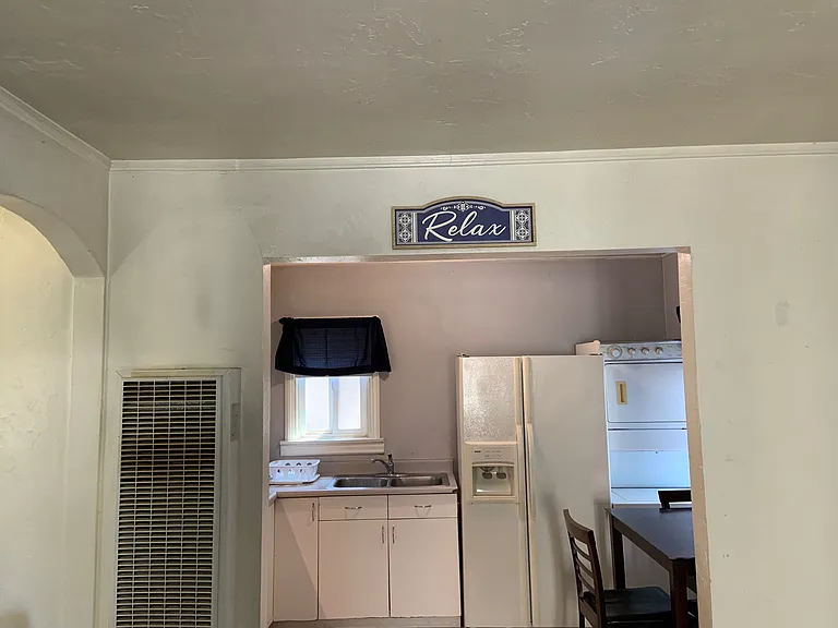 1940 Thomas Ave — Photo 3