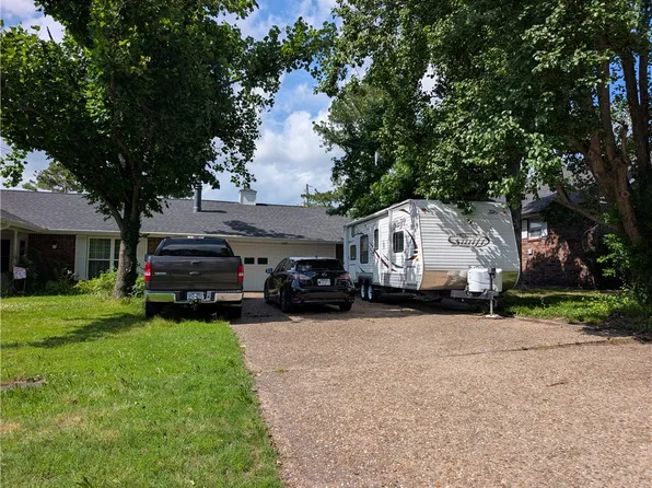 1307 W Pine St, Rogers, AR 72758