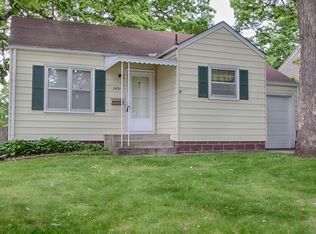 2621 33rd St, Des Moines, IA 50310
